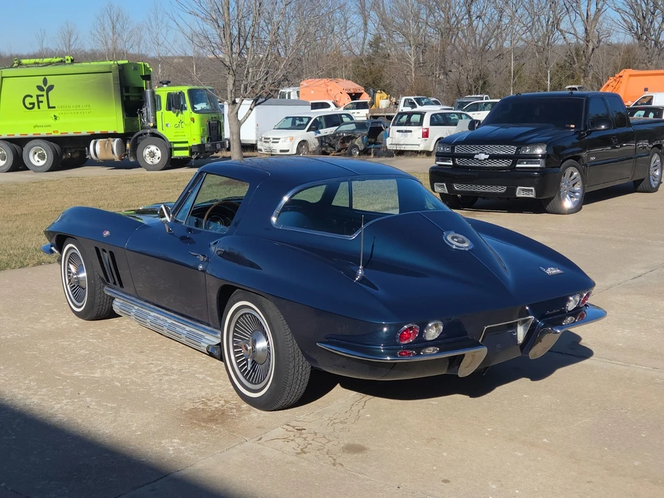 1966 Chevrolet Corvette C2 - Image 16 of 21