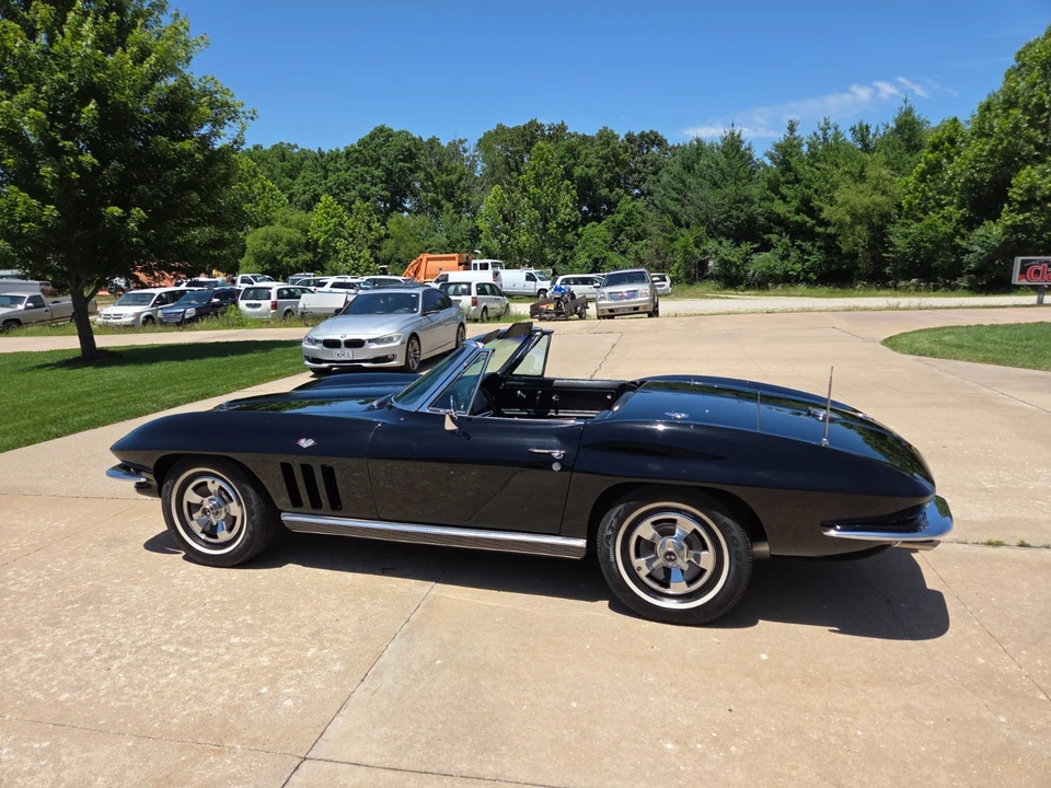 1966 Chevrolet Corvette C2 - Image 18 of 31