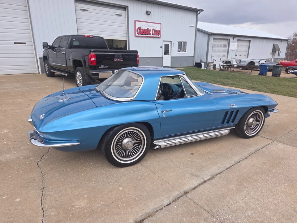 1966 Chevrolet Corvette C2 - Image 10 of 31