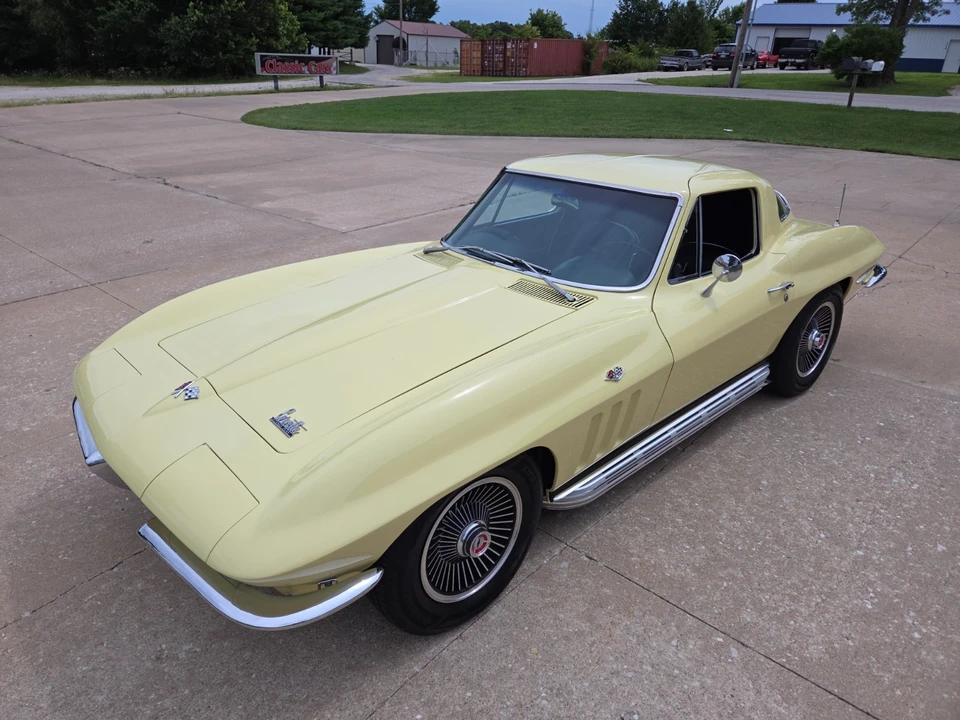 1966 Chevrolet Corvette C2 - Image 2 of 31