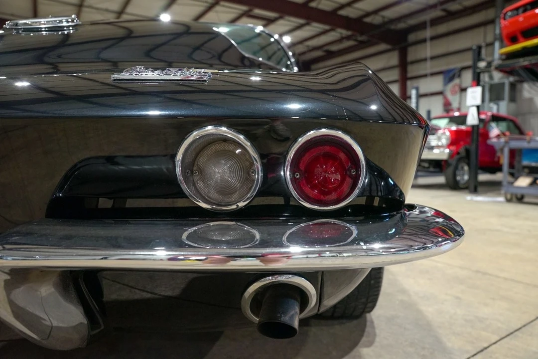 1966 Chevrolet Corvette C2 - Image 17 of 31