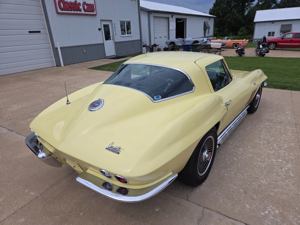 1966 Chevrolet Corvette C2 - Image 13 of 31
