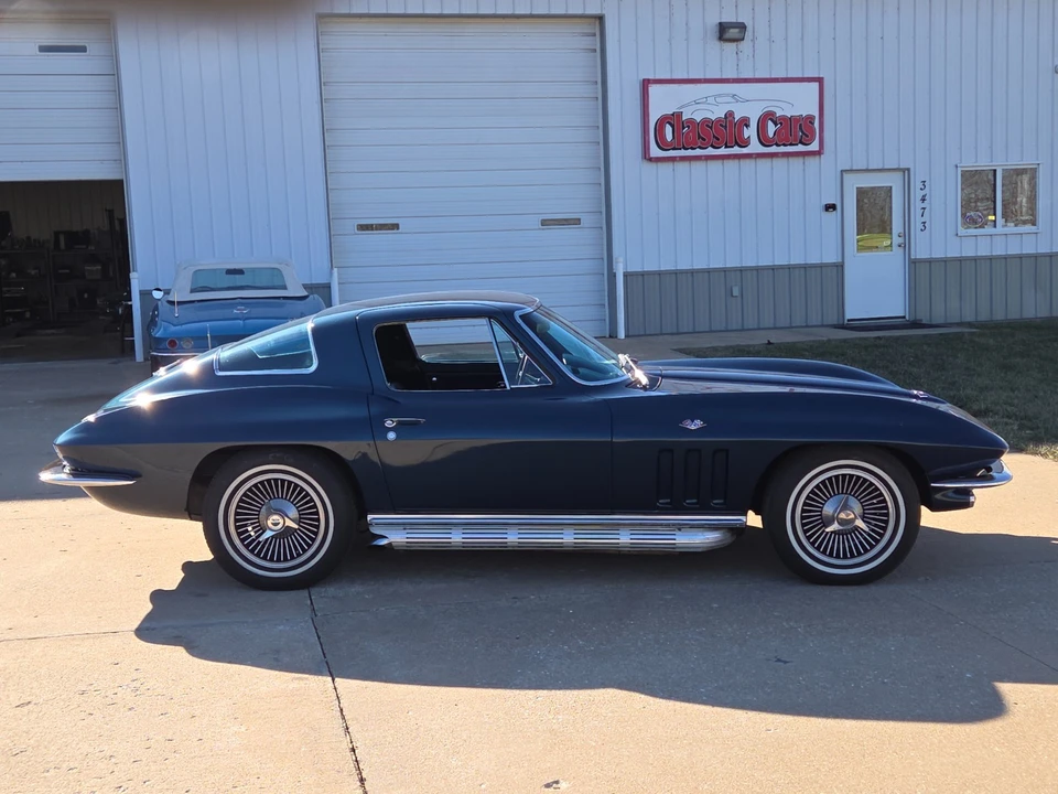 1966 Chevrolet Corvette C2 - Image 11 of 21