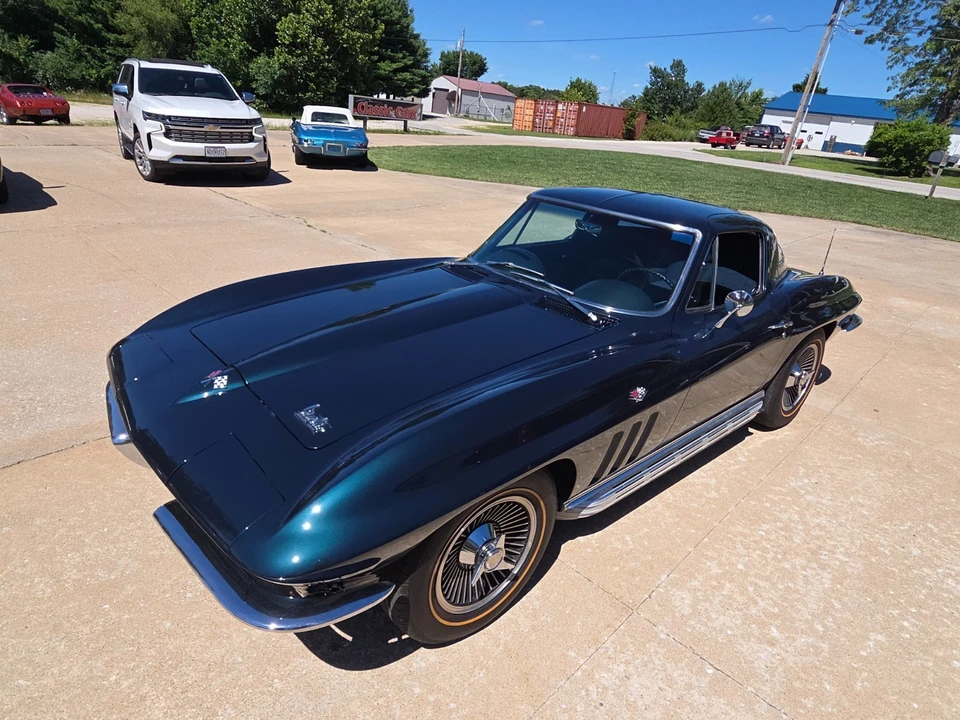1966 Chevrolet Corvette C2 - Image 2 of 31