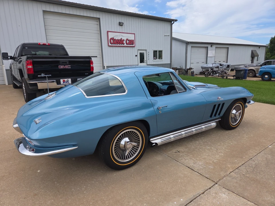 1966 Chevrolet Corvette - Image 10 of 31