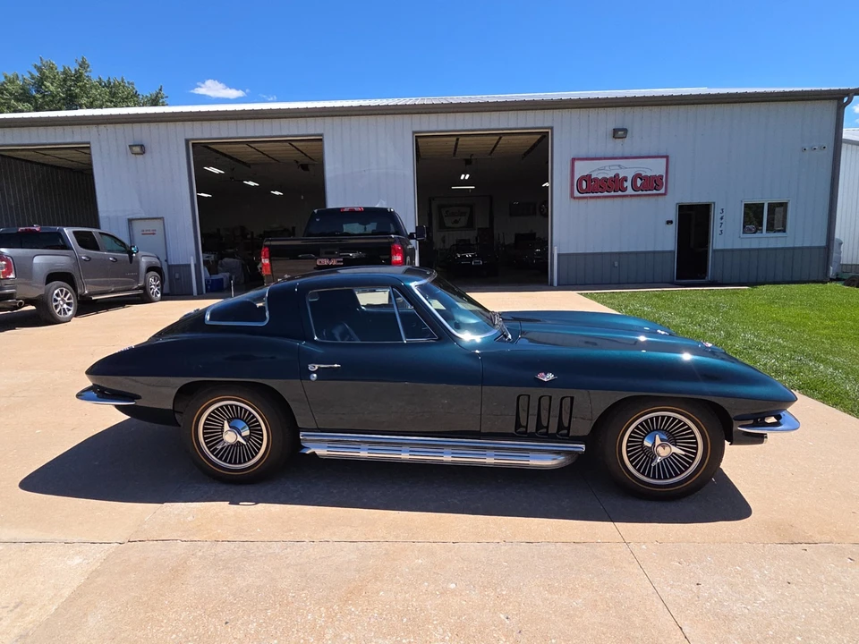 1966 Chevrolet Corvette C2 - Image 7 of 31