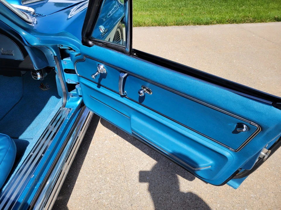 1966 Chevrolet Corvette C2 - Image 23 of 31