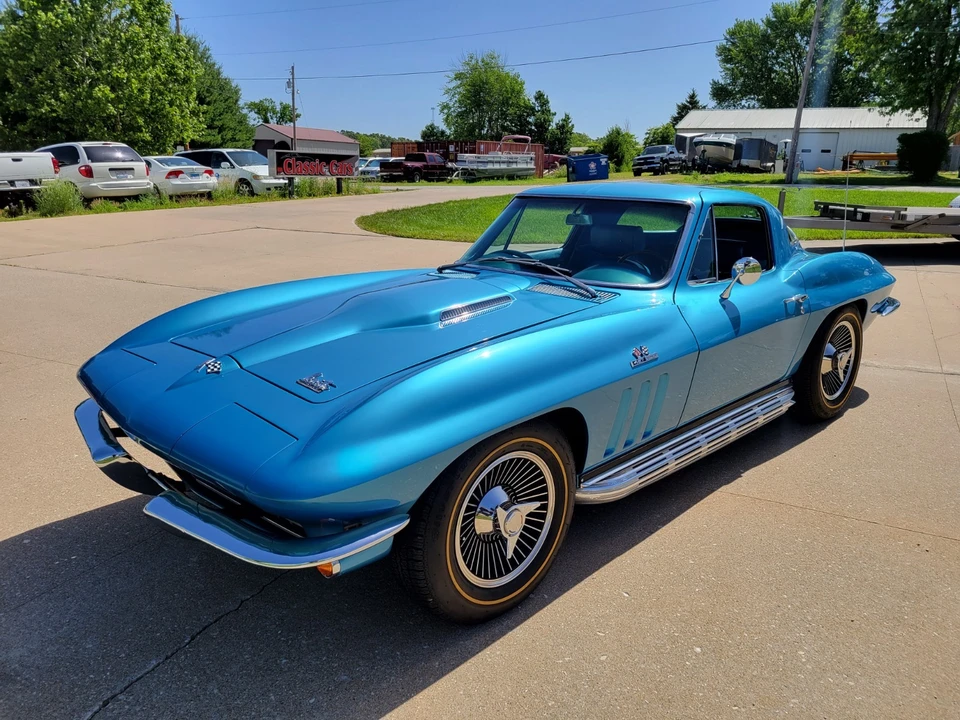 1966 Chevrolet Corvette C2 - Image 2 of 31