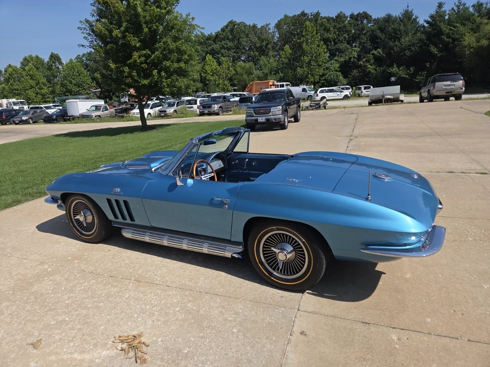 1966 Chevrolet Corvette C2 - Image 19 of 31
