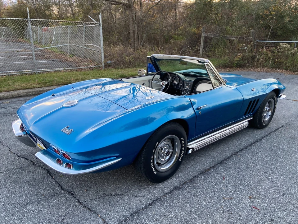 1966 Chevrolet Corvette C2 - Image 10 of 21