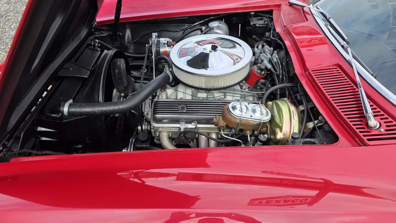 1966 Chevrolet Corvette C2 - Image 10 of 24