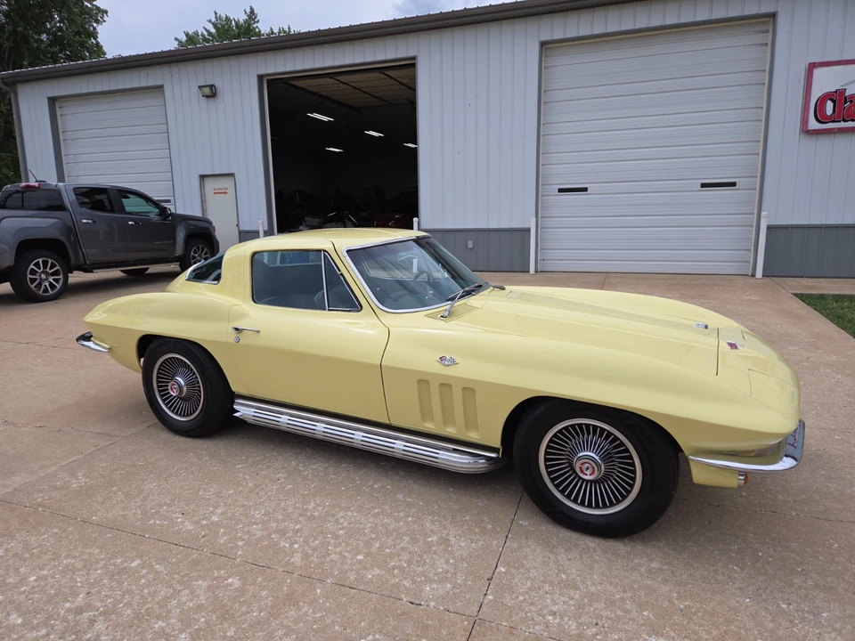1966 Chevrolet Corvette C2 - Image 8 of 31
