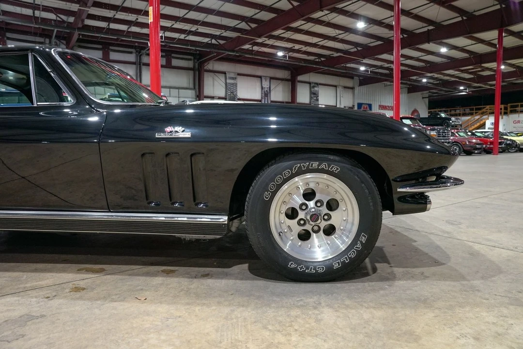 1966 Chevrolet Corvette C2 - Image 11 of 31