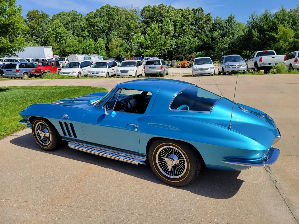 1966 Chevrolet Corvette C2 - Image 17 of 31