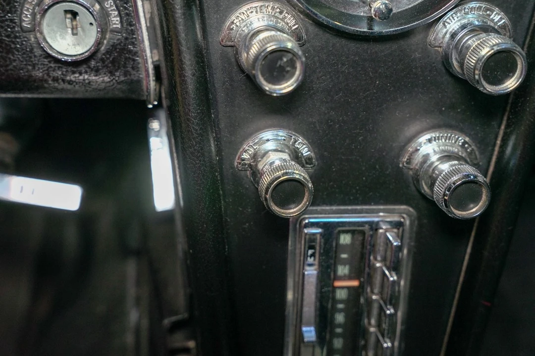 1966 Chevrolet Corvette C2 - Image 30 of 31
