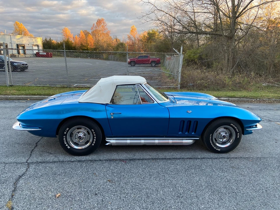 1966 Chevrolet Corvette C2 - Image 17 of 21