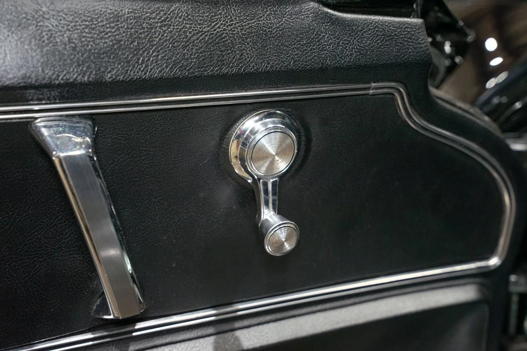 1966 Chevrolet Corvette C2 - Image 23 of 31