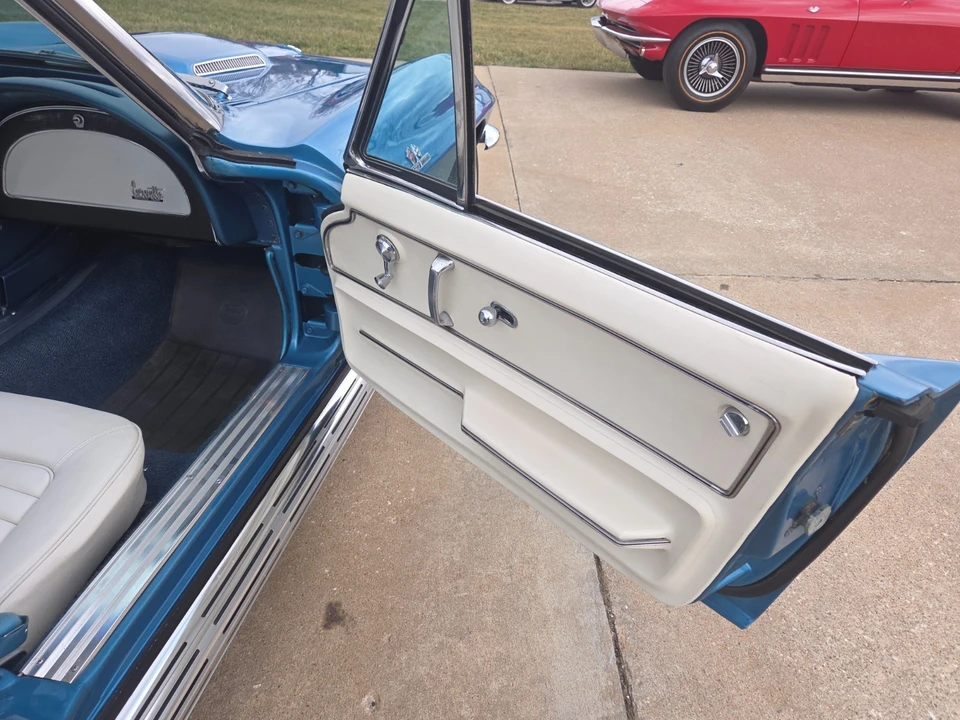 1966 Chevrolet Corvette C2 - Image 25 of 31