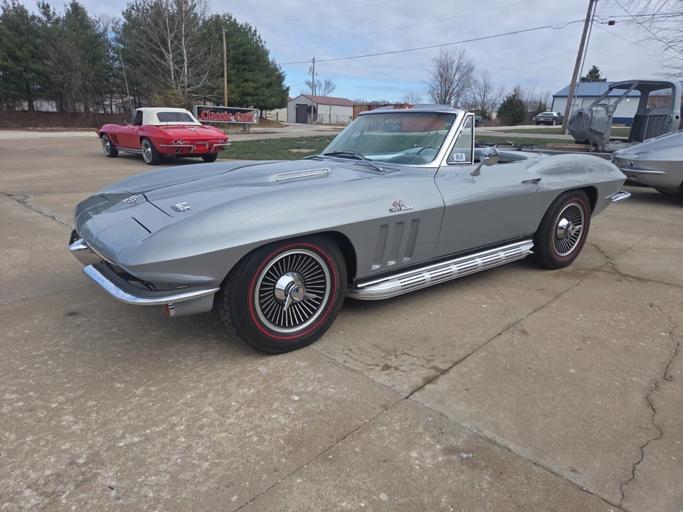 1966 Chevrolet Corvette C2 - Image 19 of 21