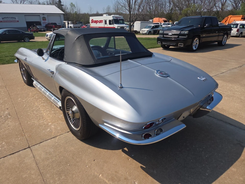 1966 Chevrolet Corvette C2 - Image 11 of 21