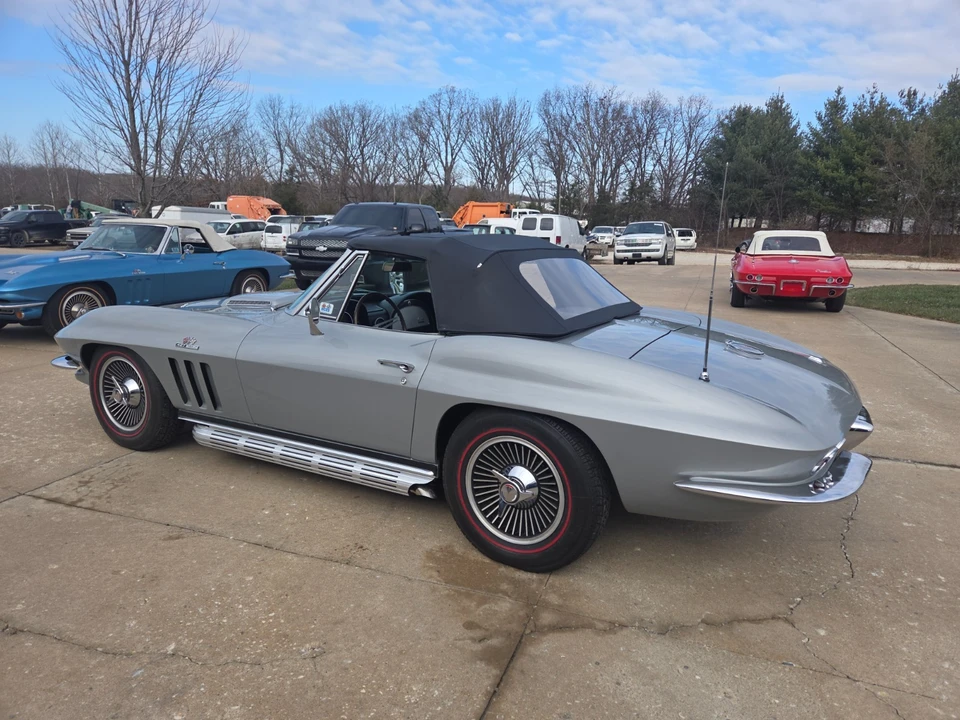 1966 Chevrolet Corvette C2 - Image 16 of 21