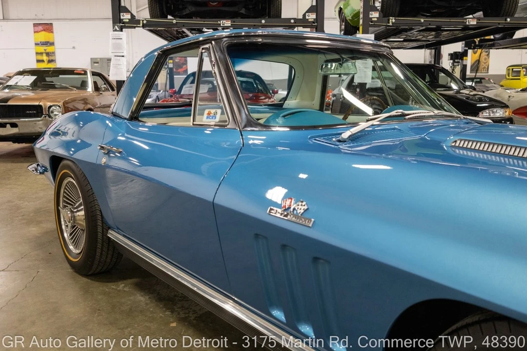 1966 Chevrolet Corvette C2 - Image 24 of 31