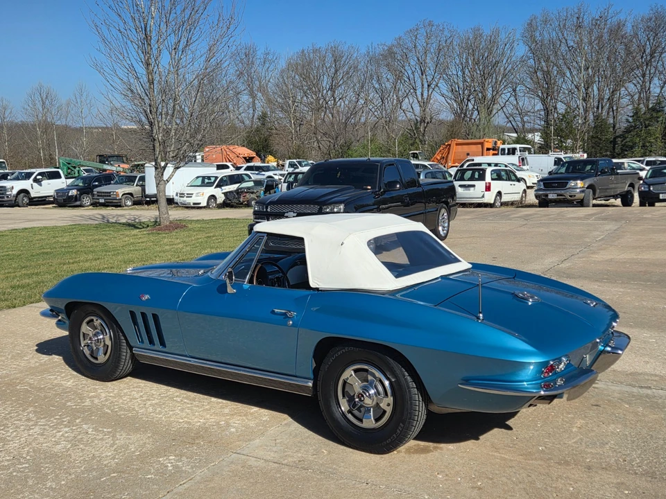 1966 Chevrolet Corvette C2 - Image 20 of 21