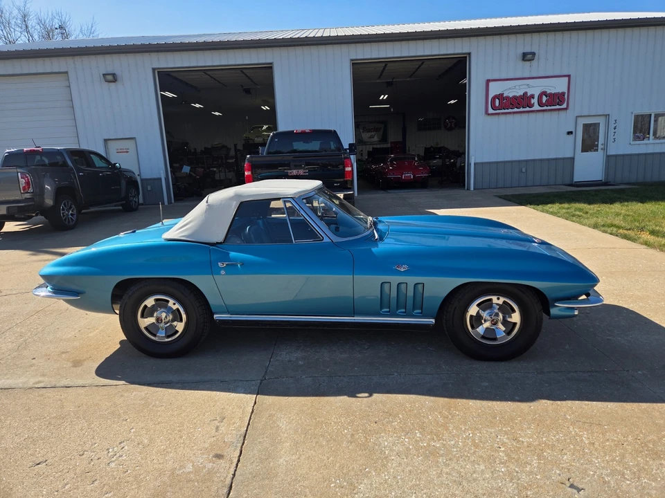 1966 Chevrolet Corvette C2 - Image 14 of 21