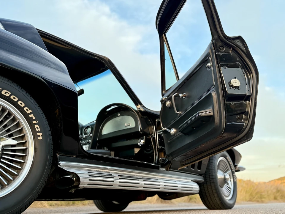 1966 Chevrolet Corvette C2 - Image 18 of 31
