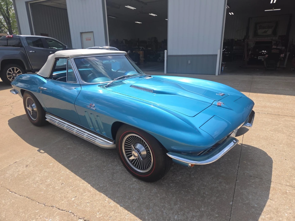 1966 Chevrolet Corvette C2 - Image 12 of 21