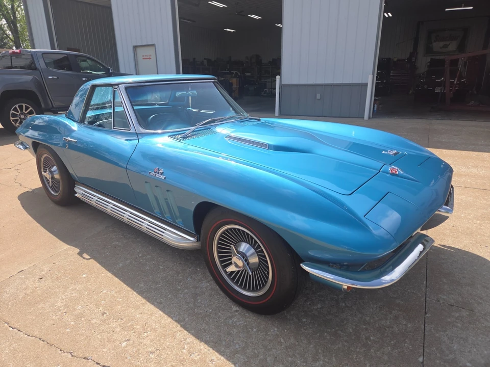 1966 Chevrolet Corvette C2 - Image 3 of 21