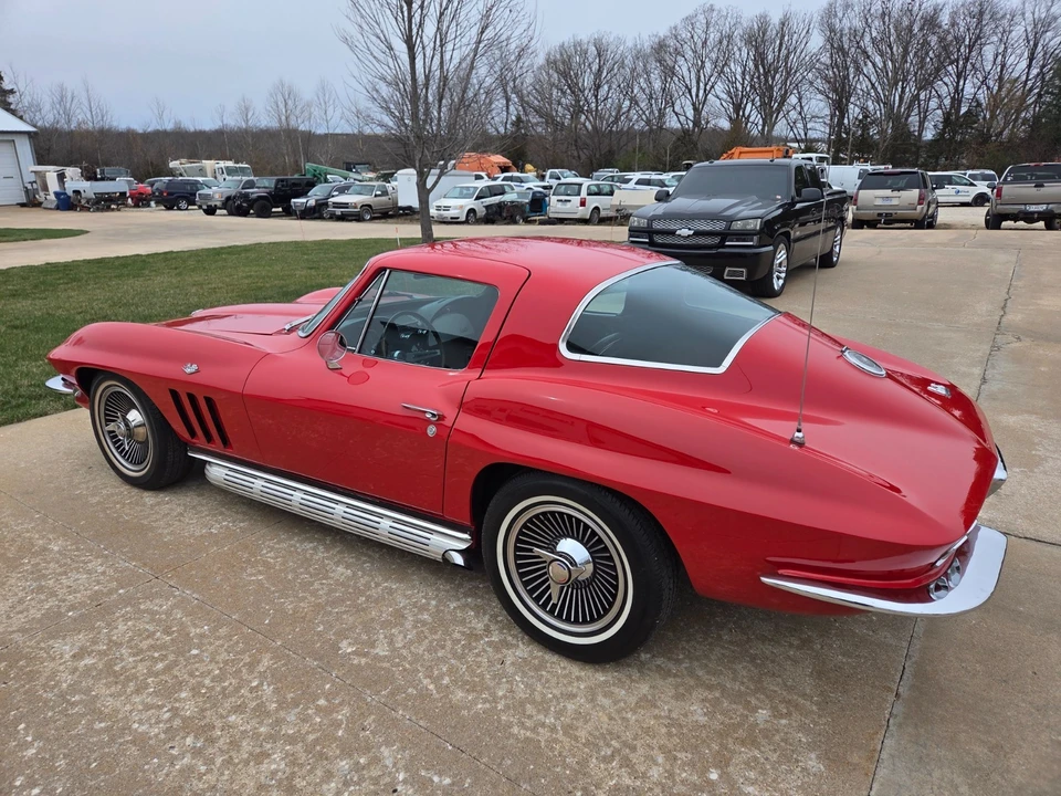 1966 Chevrolet Corvette C2 - Image 18 of 21