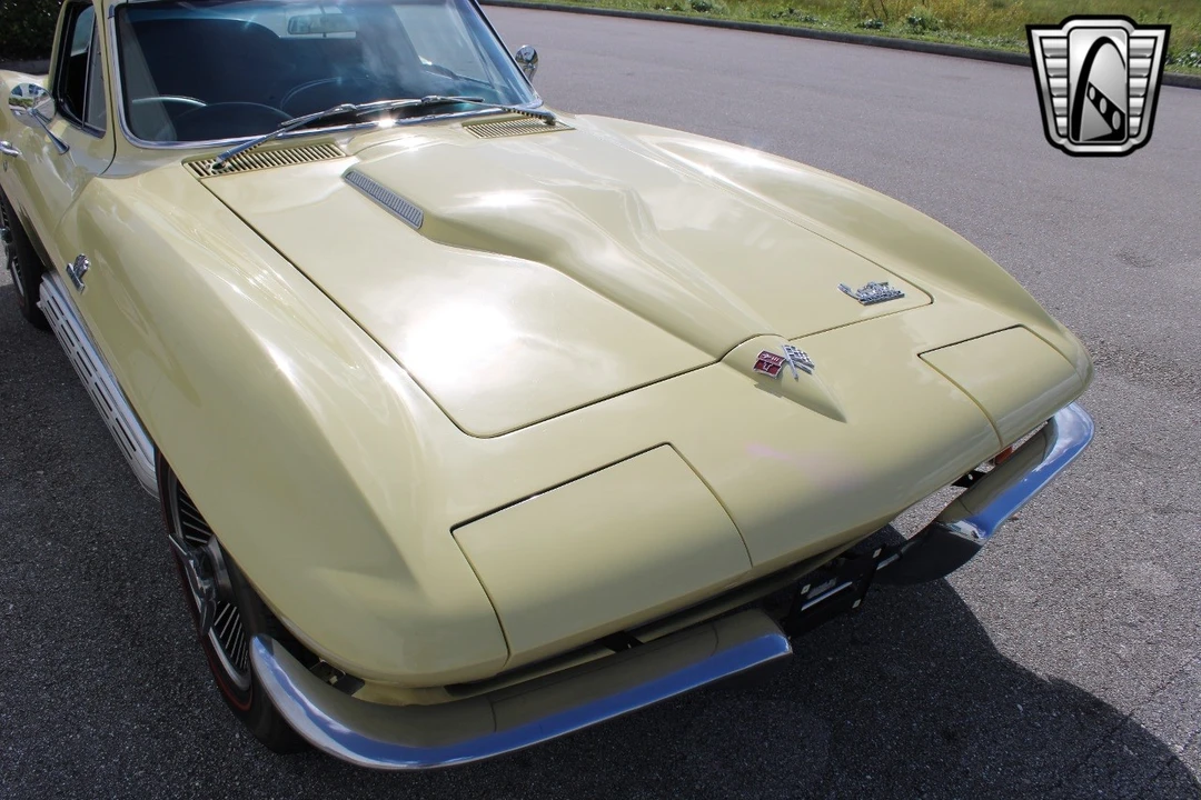 1966 Chevrolet Corvette C2 - Image 10 of 21