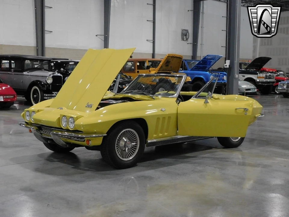1966 Chevrolet Corvette C2 - Image 18 of 21