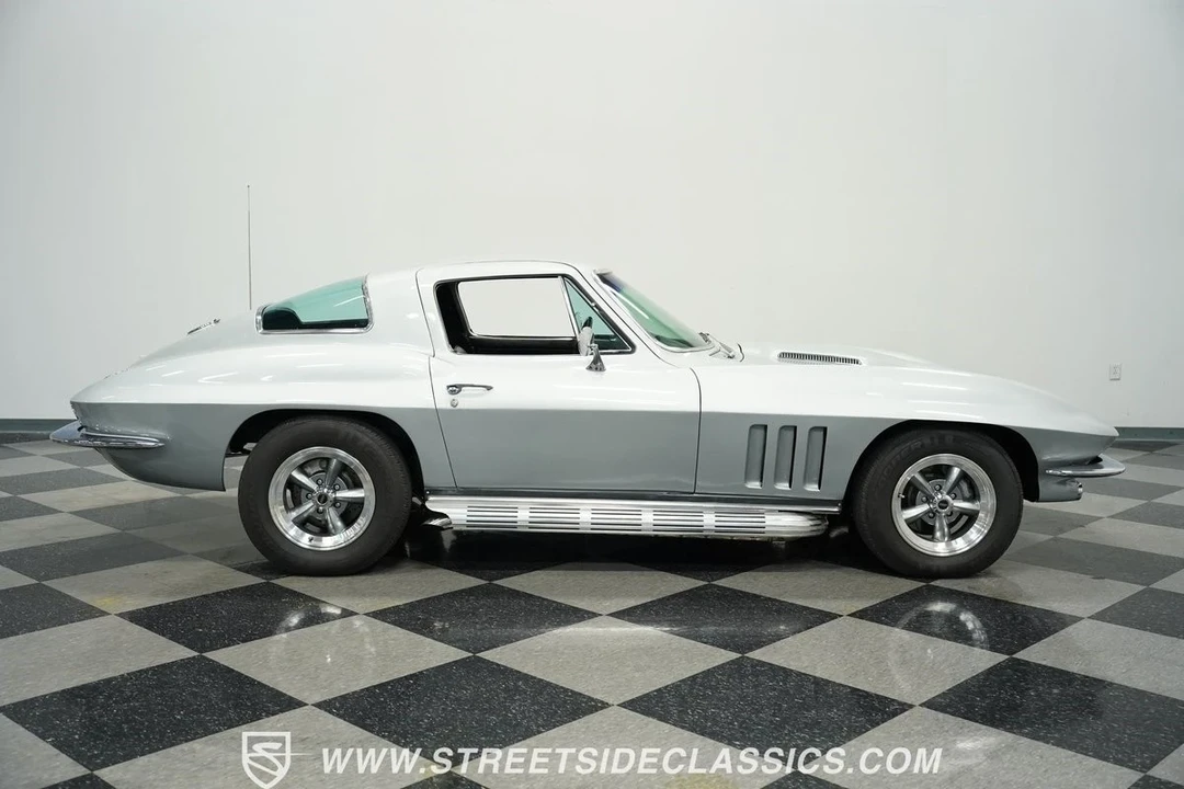 1966 Chevrolet Corvette C2 - Image 15 of 21