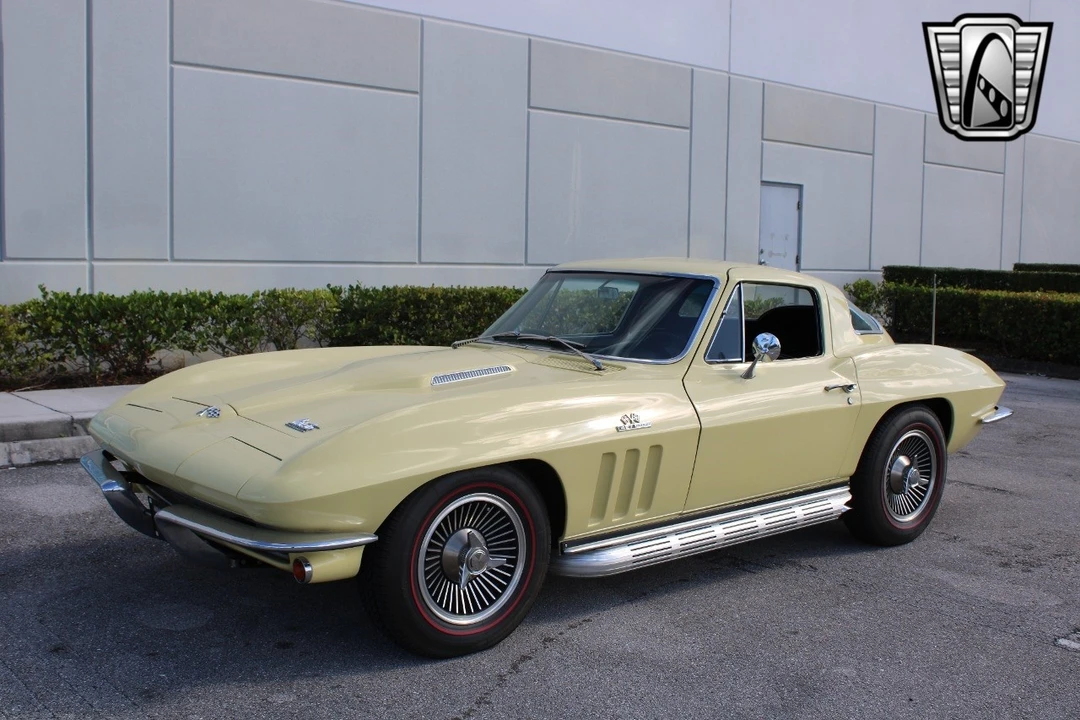 1966 Chevrolet Corvette C2 - Image 4 of 21
