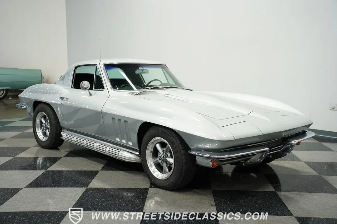 1966 Chevrolet Corvette C2 - Image 17 of 21