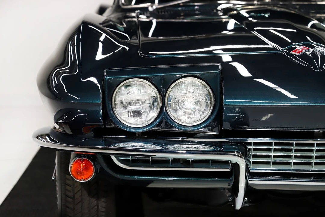 1966 Chevrolet Corvette C2 - Image 24 of 31