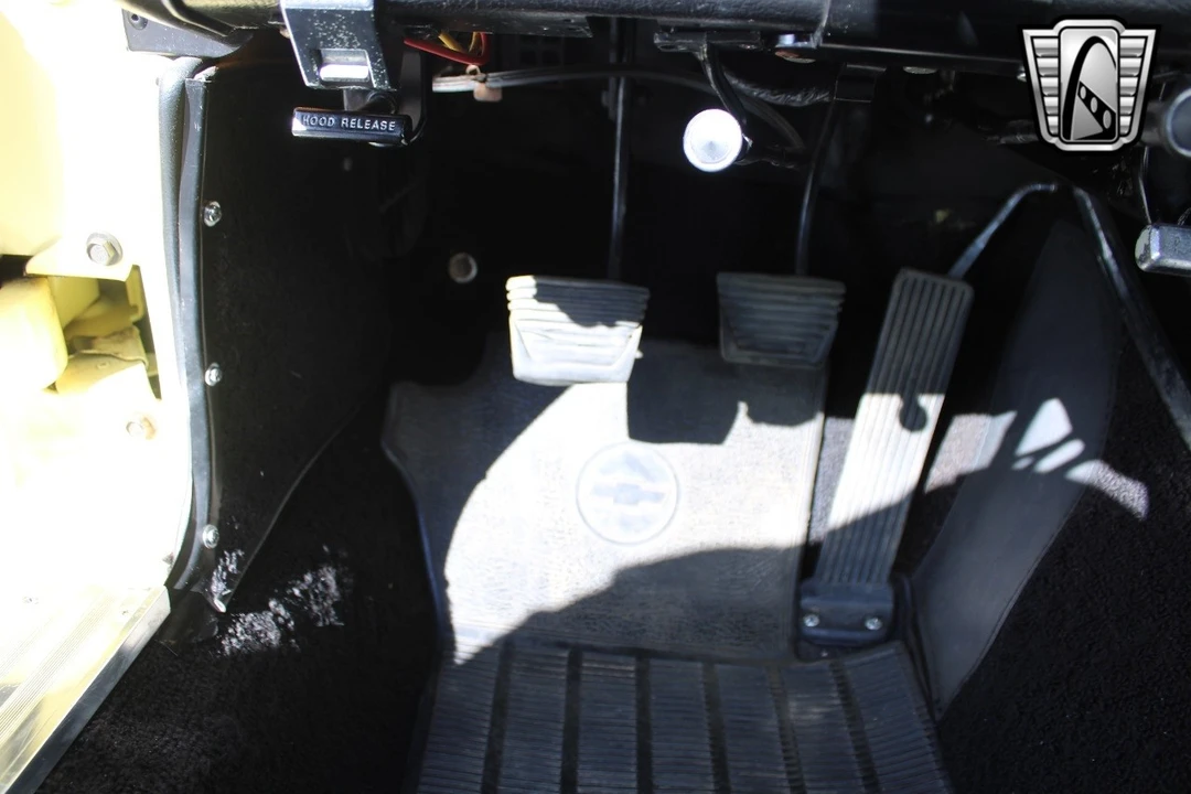 1966 Chevrolet Corvette C2 - Image 15 of 21