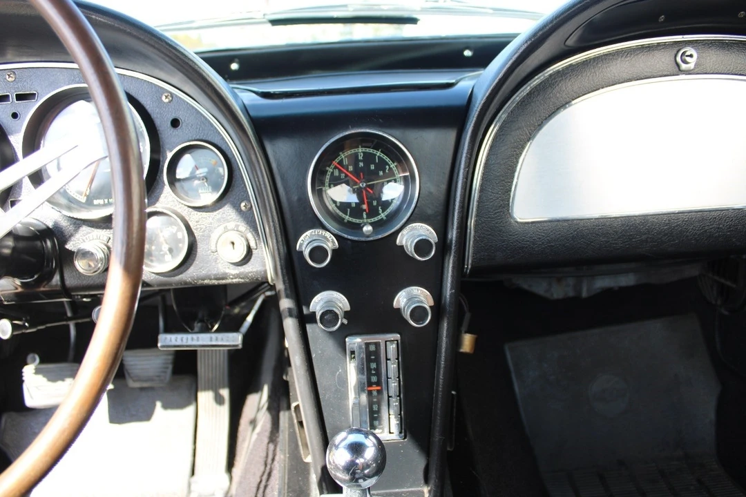 1966 Chevrolet Corvette C2 - Image 18 of 21