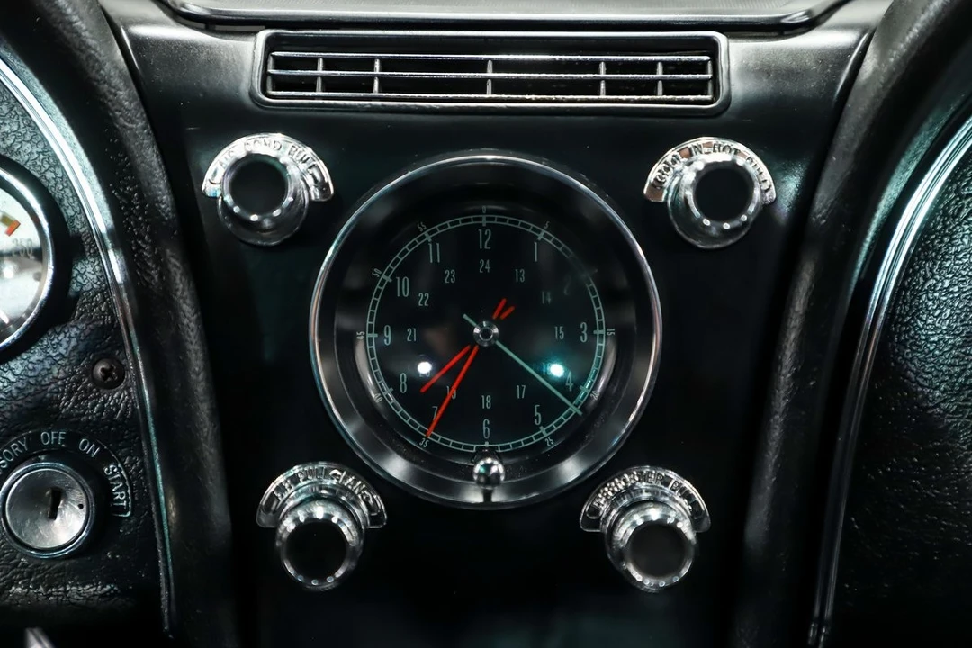 1966 Chevrolet Corvette C2 - Image 23 of 31