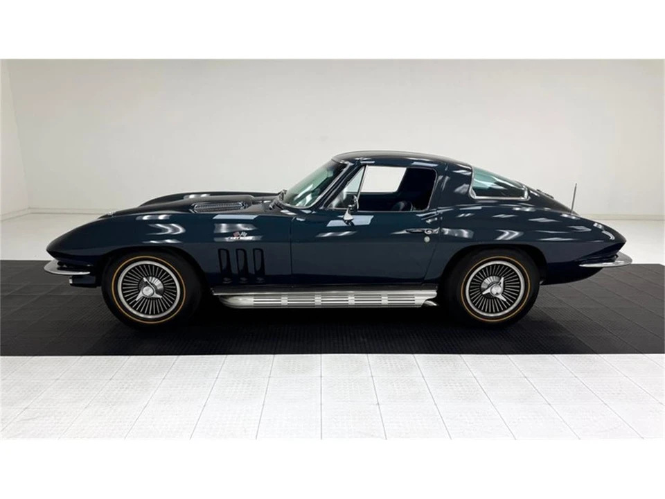 1966 Chevrolet Corvette C2 - Image 2 of 31