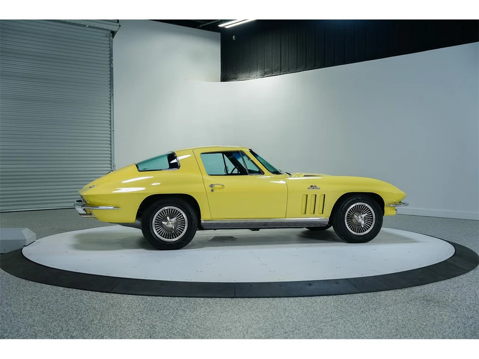 1966 Chevrolet Corvette C2 - Image 6 of 31