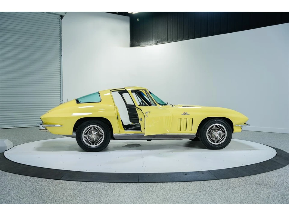 1966 Chevrolet Corvette C2 - Image 23 of 31