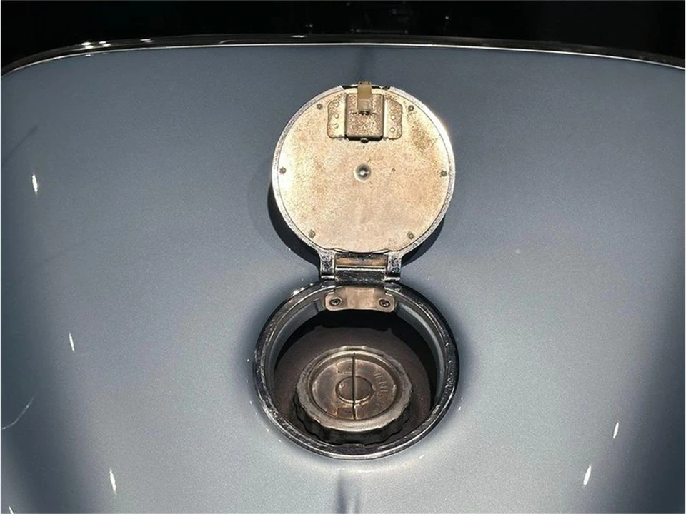 1966 Chevrolet Corvette C2 - Image 10 of 31