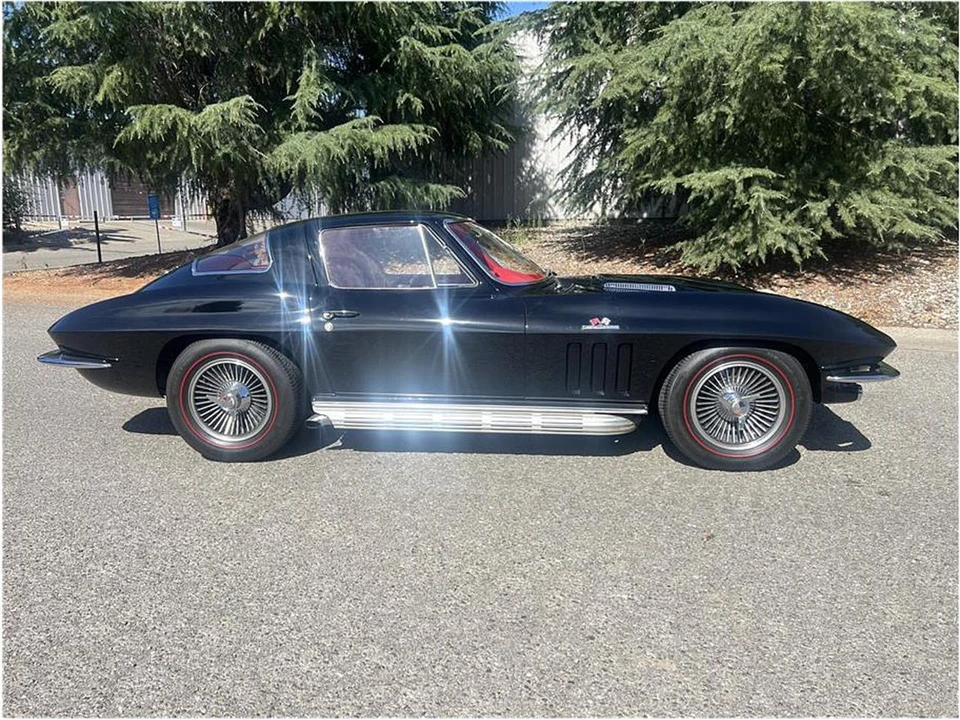 1966 Chevrolet Corvette C2 - Image 2 of 29