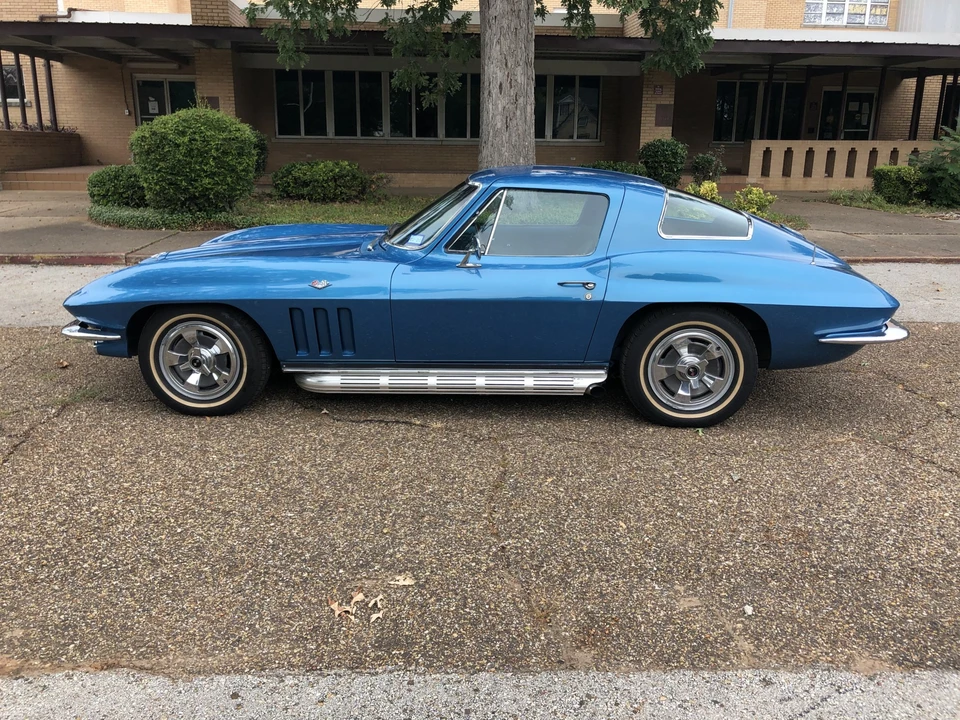 1966 Chevrolet Corvette C2 - Image 2 of 31