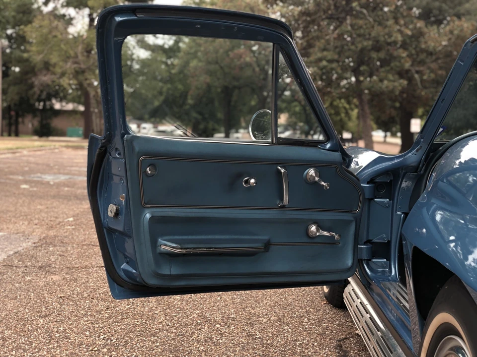 1966 Chevrolet Corvette C2 - Image 28 of 31