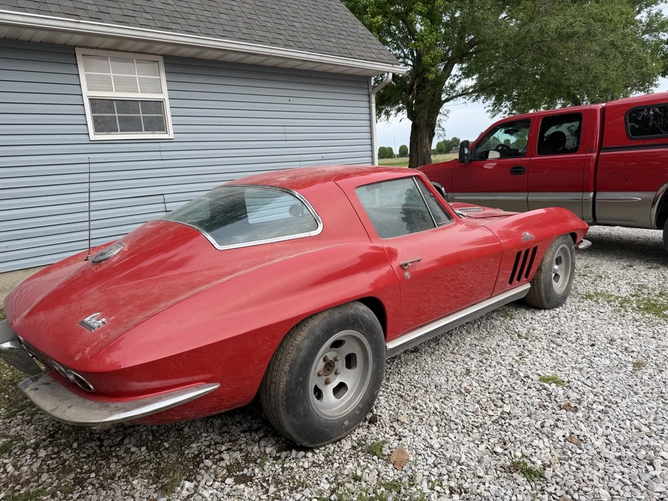 1966 Chevrolet Corvette C2 - Image 2 of 31