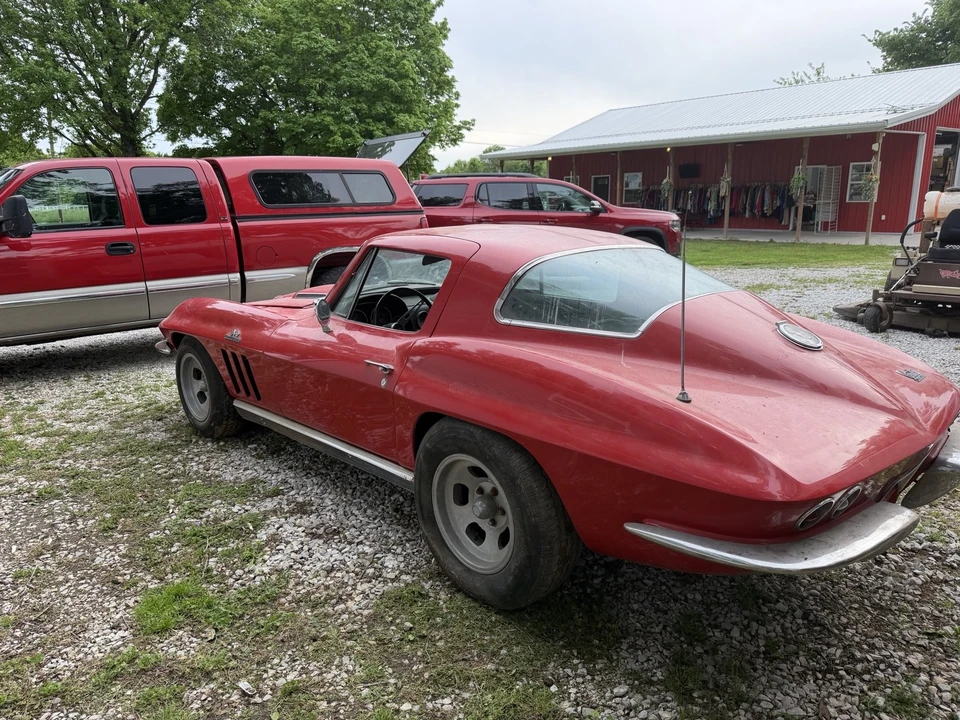 1966 Chevrolet Corvette C2 - Image 4 of 31